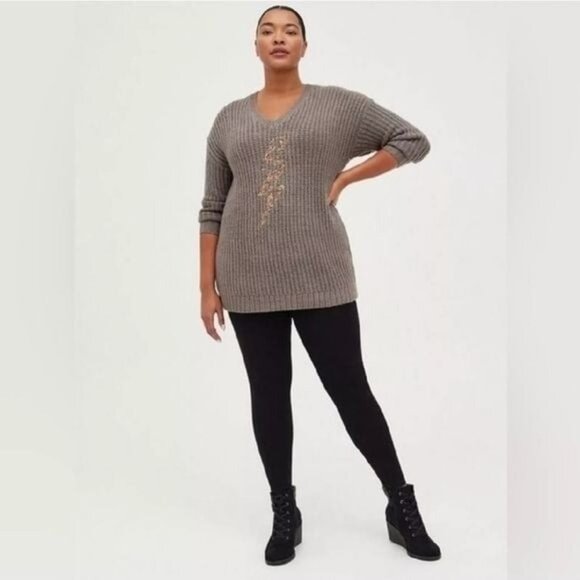 Torrid Gray Chunky Pullover Tunic Sweater Gold Beaded Lightning Bolt size 1 X - Picture 3 of 13